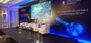 Trasera de evento. Meraki Cultura Audiovisual. Escenario y audiovisuales.